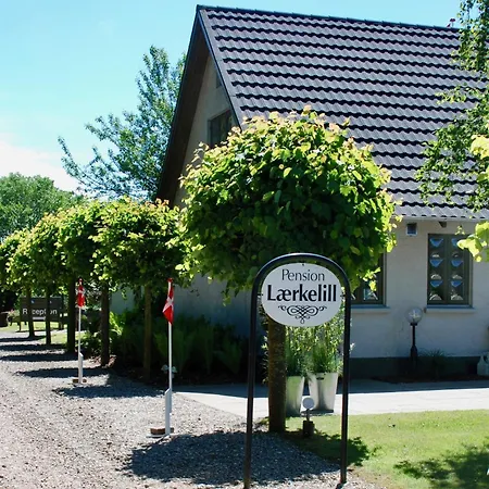 Bed and breakfast Laerkelill 3*