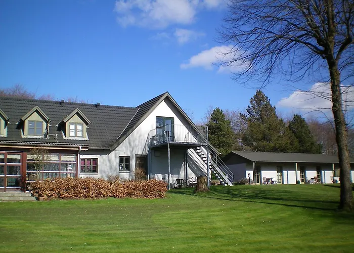 Laerkelill 3* Skovlund