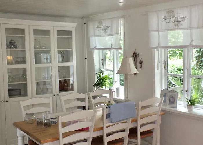 Laerkelill 3* Skovlund